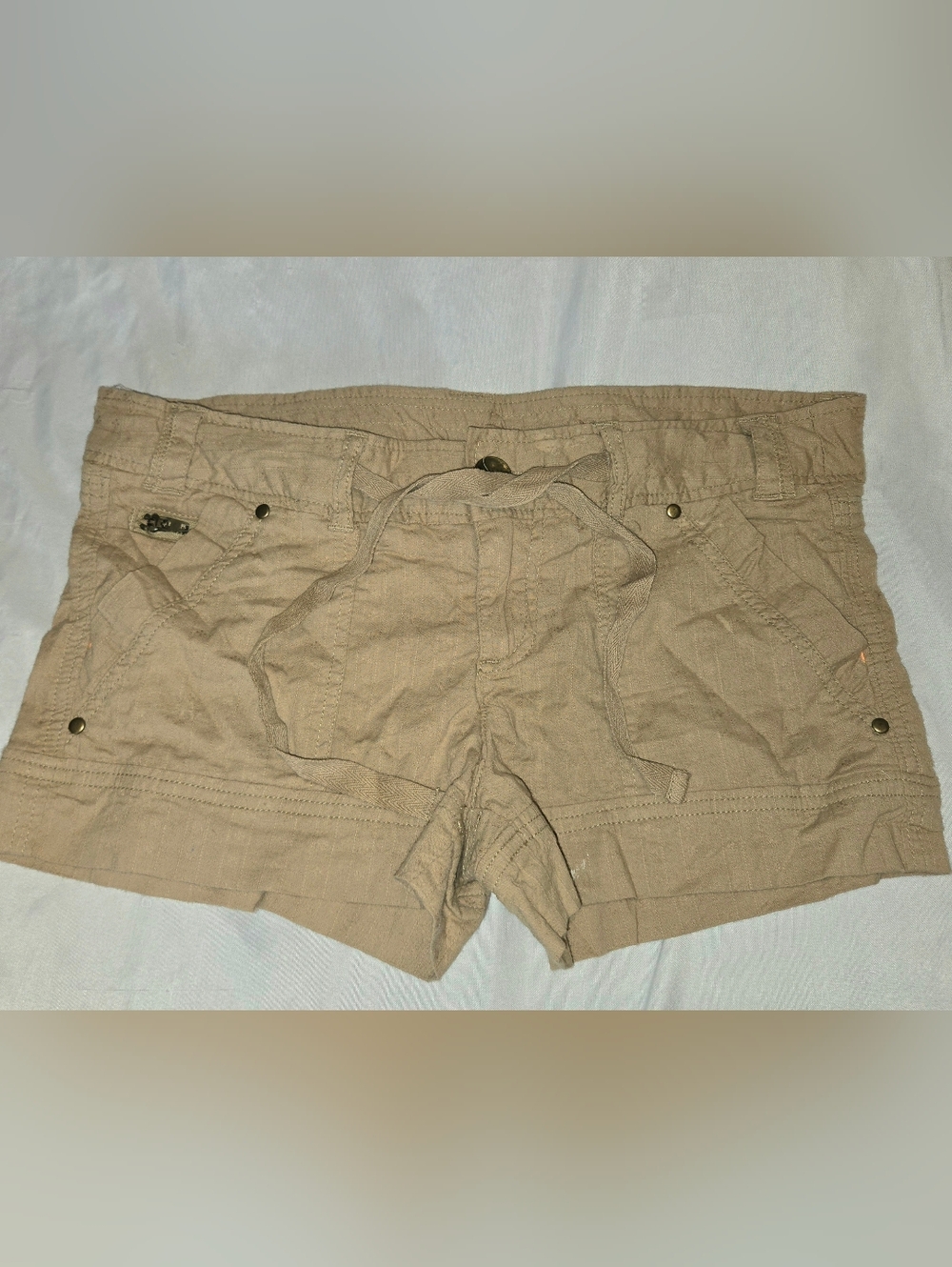 Institute Liberal Y2k Vintage Women's Khaki Utility Cargo Shorts 2.5" Inseam